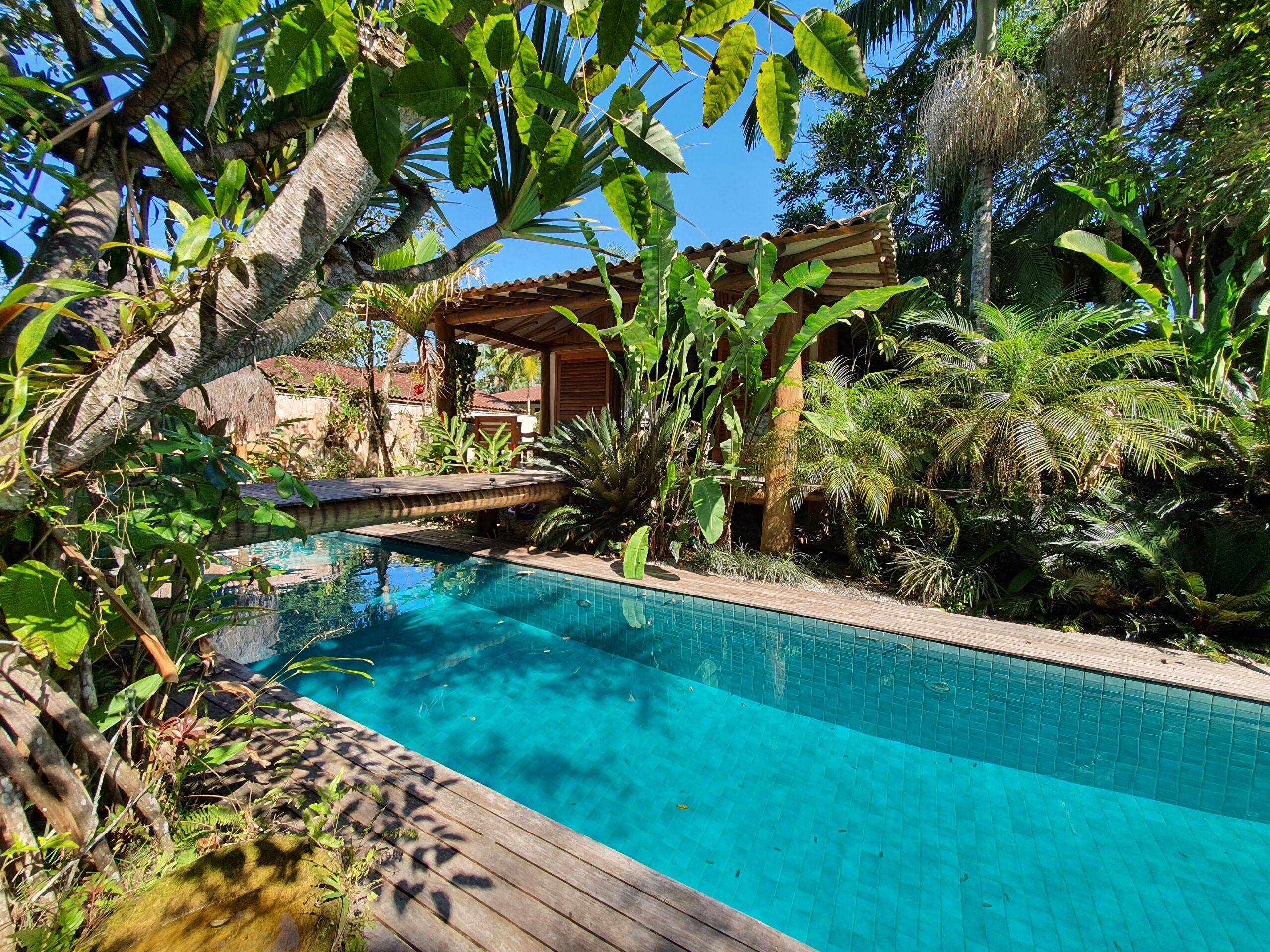 Belíssima casa com piscina e espaço gourmet na praia de Itamambuca