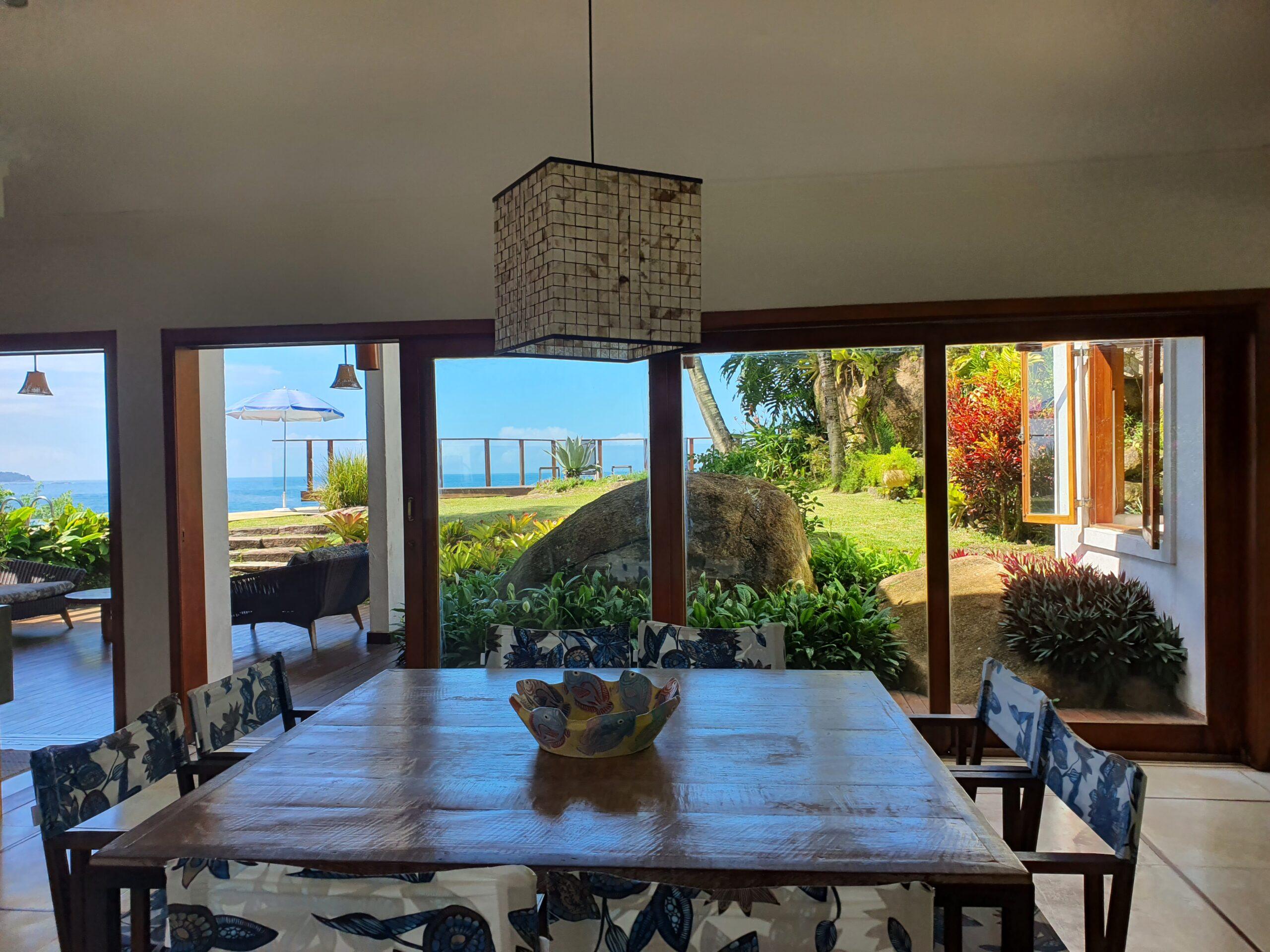 Casa de tirar o fôlego na praia do Félix, Ubatuba
