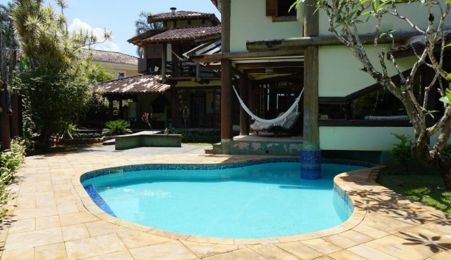 Casa Balinesa a Poucos Passos da Praia em Maresias
