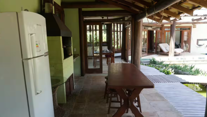 Casa Balinesa a Poucos Passos da Praia em Maresias