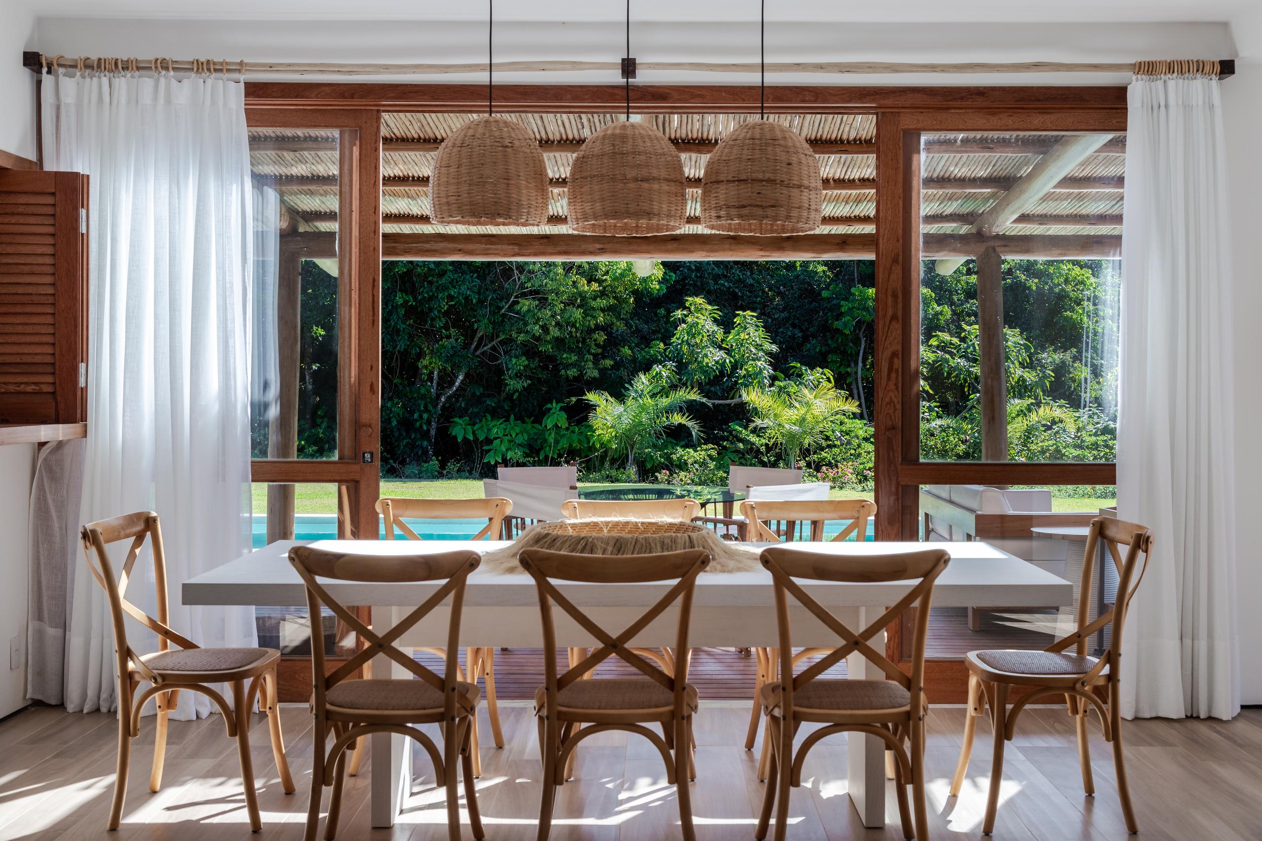 Casa Brisa 62 – Sofisticação e Conforto em Porto Seguro