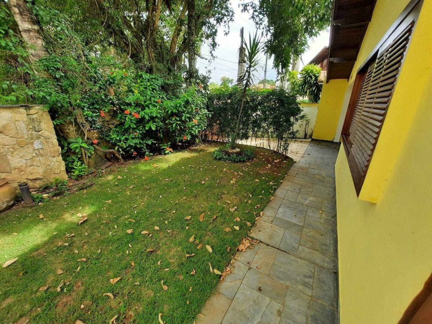 Linda casa no módulo 21 da Riviera de São Lourenço