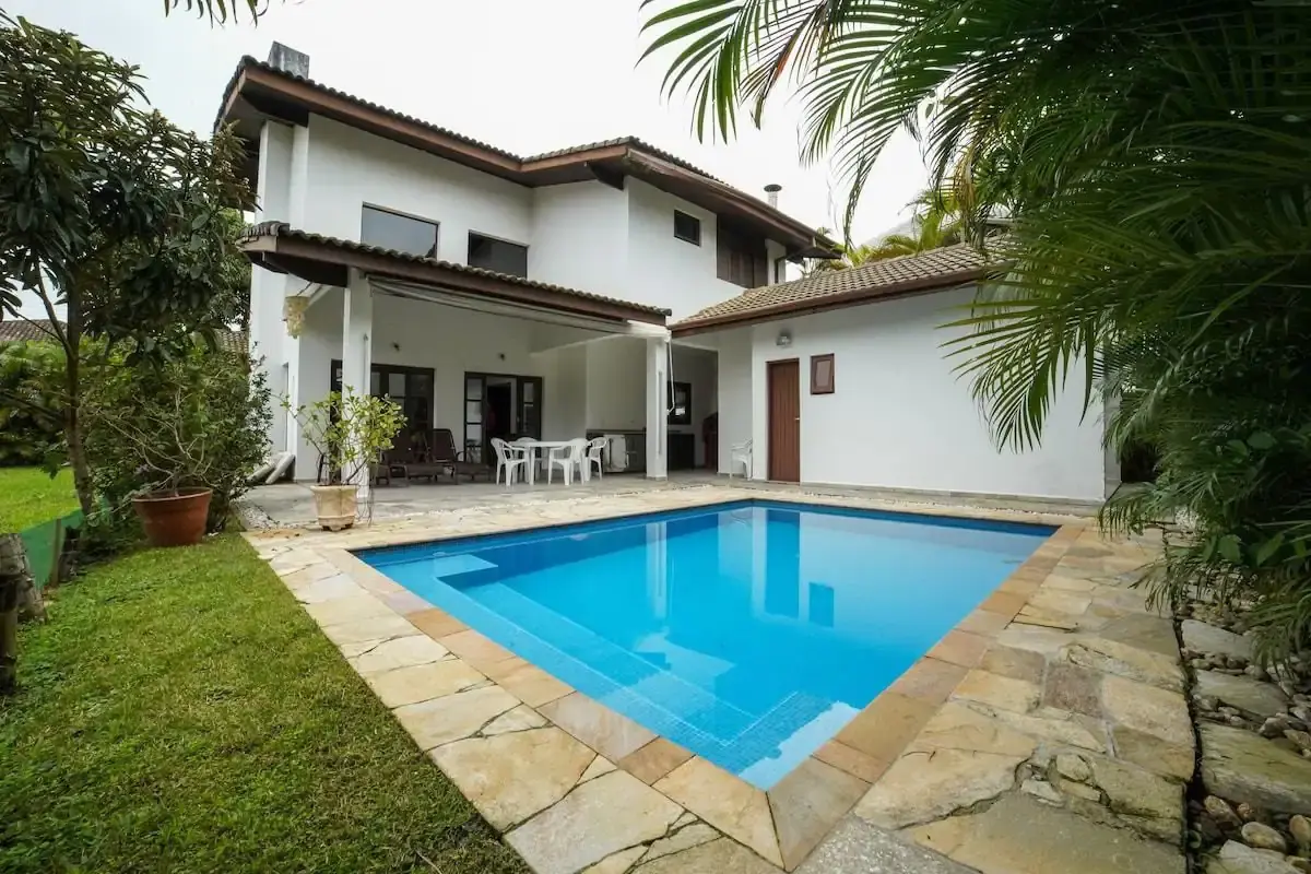 Ampla casa com 4 suítes, A/C e piscina! Módulo 1