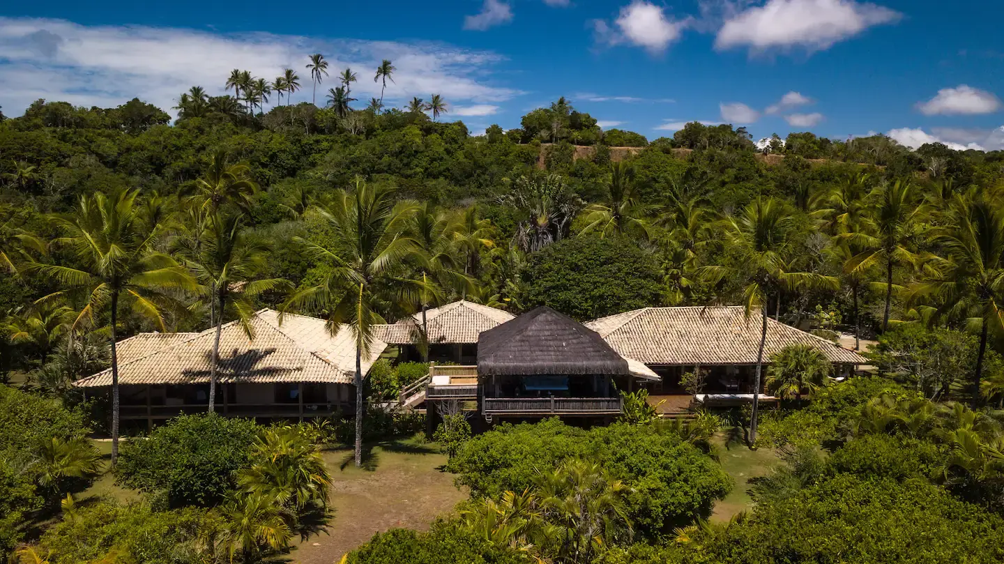 Vila espetacular pé na areia, jardim de 12 mil m²