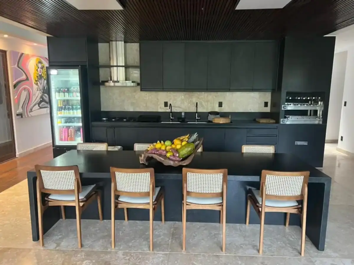¡Casa espectacular en Praia do Forte con 9 suites!