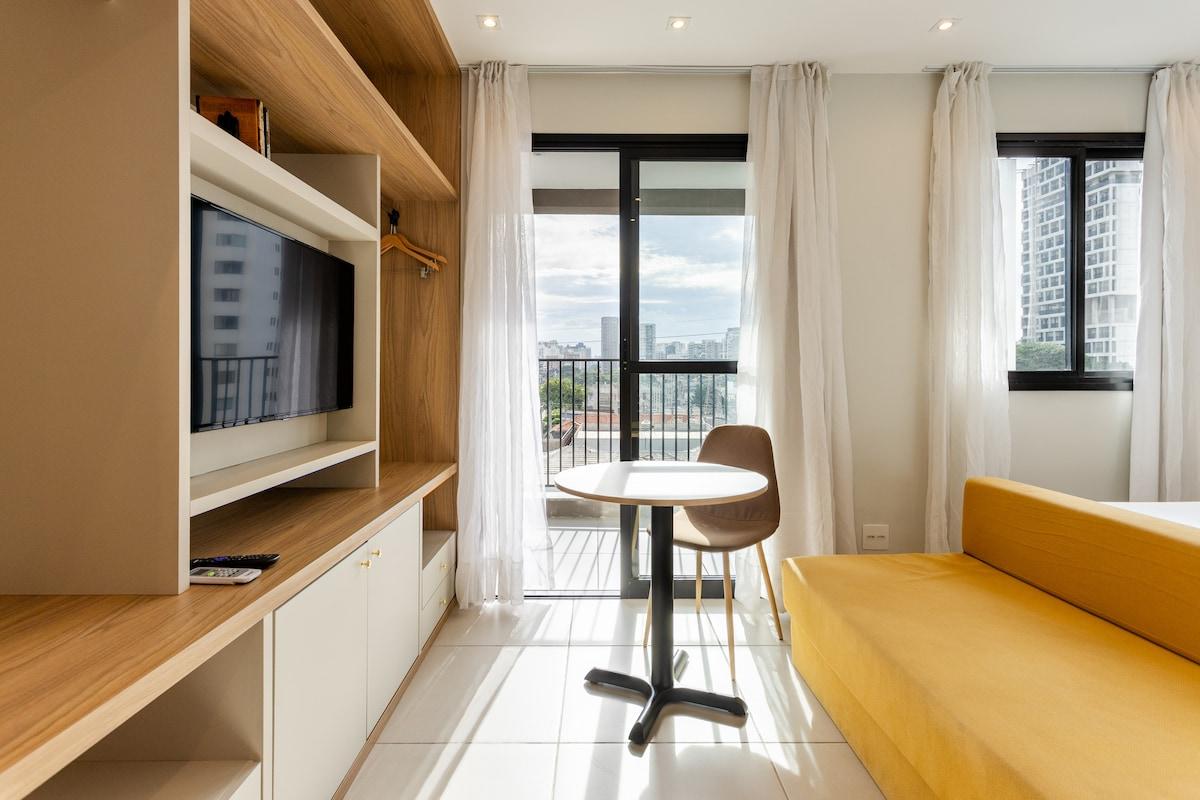 Apartment in Campo Belo with Pool, Gym, and Balcony