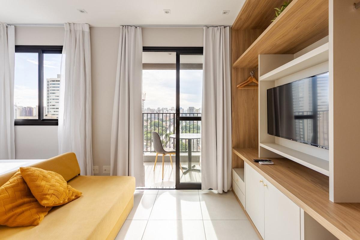 Apartment in Campo Belo with Pool, Gym, and Balcony