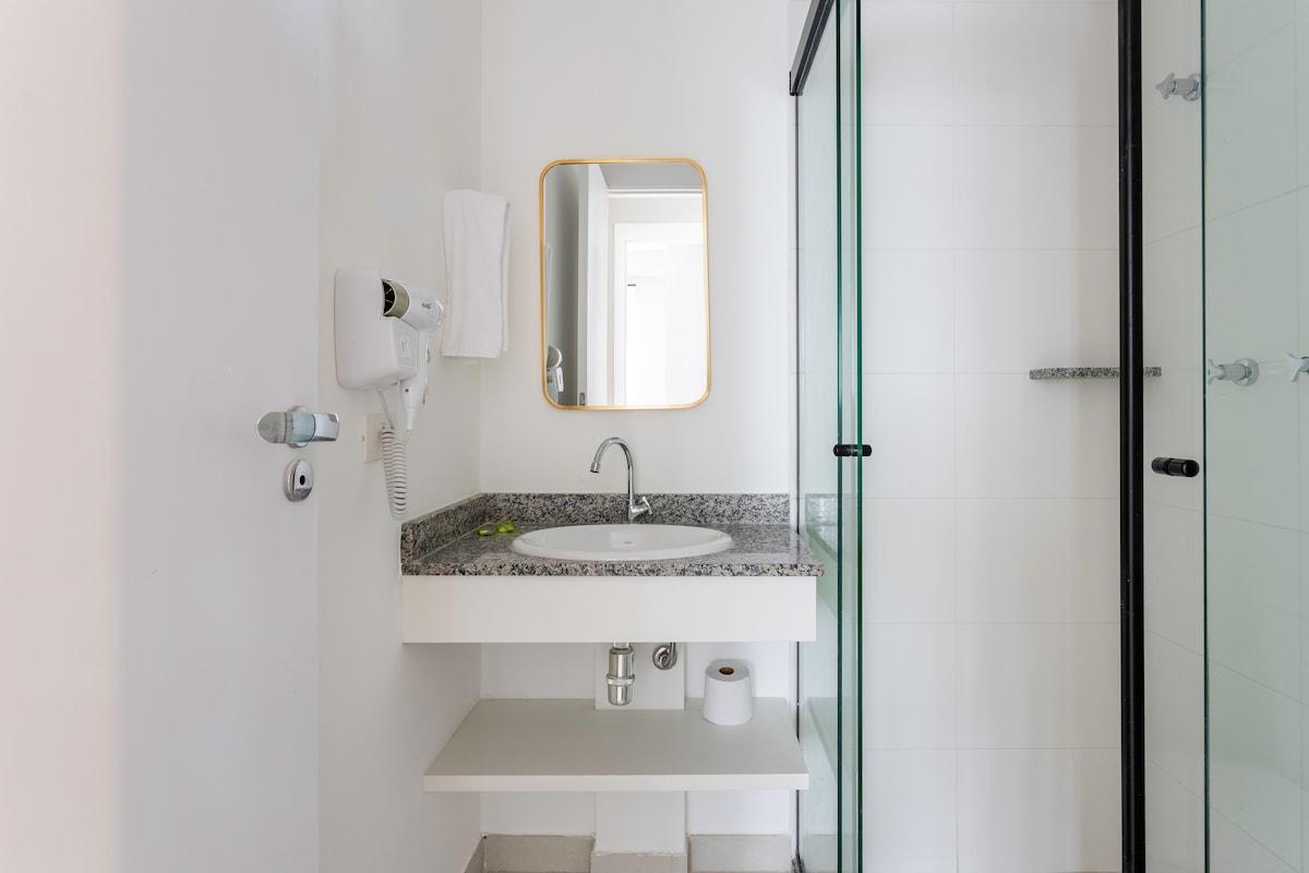Apartamento de 2 Habitaciones en Vila Mariana, con Estacionamiento y Gimnasio
