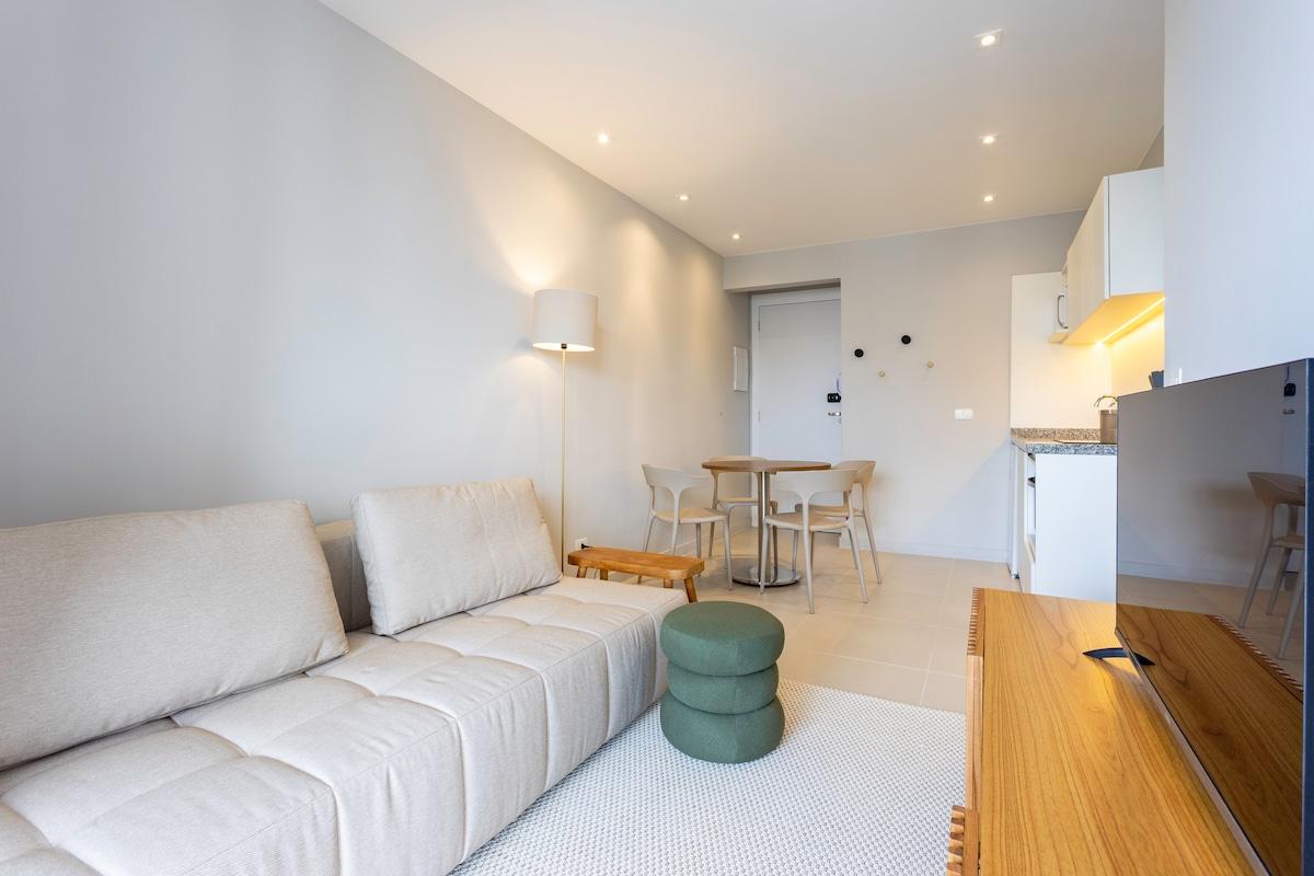 2-Bedroom Apartment with Suite in Vila Mariana, Parking and Gym