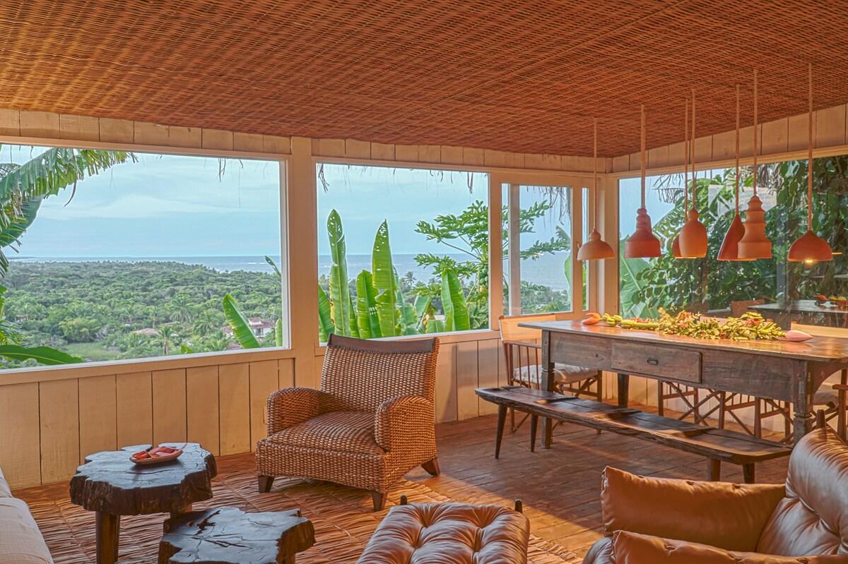 Divine Retreat - Tranquility and Luxury in Trancoso's Historic Center